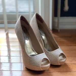 Jennifer Lopez Rhinestoned Heels (Size 8)